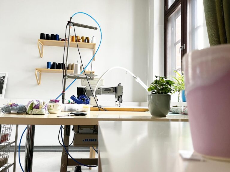 vaatehuoltamo käsityökekkerit hämeenlinnassa korjausompelimo