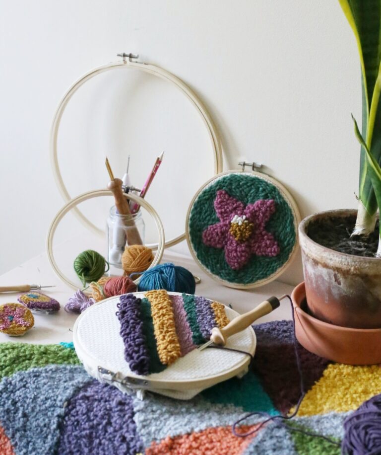 tuftaamisentaikaa.kirjontakehikkoon tuftaaminen